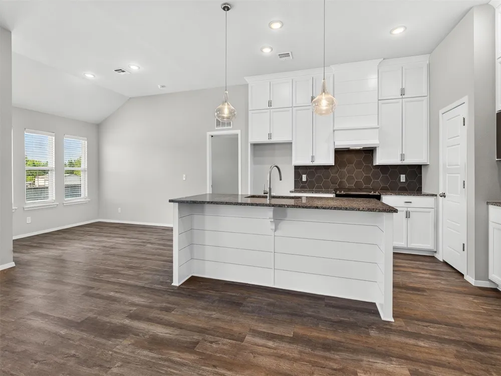 12404 130 EastAvenue Collinsville, OK 74021