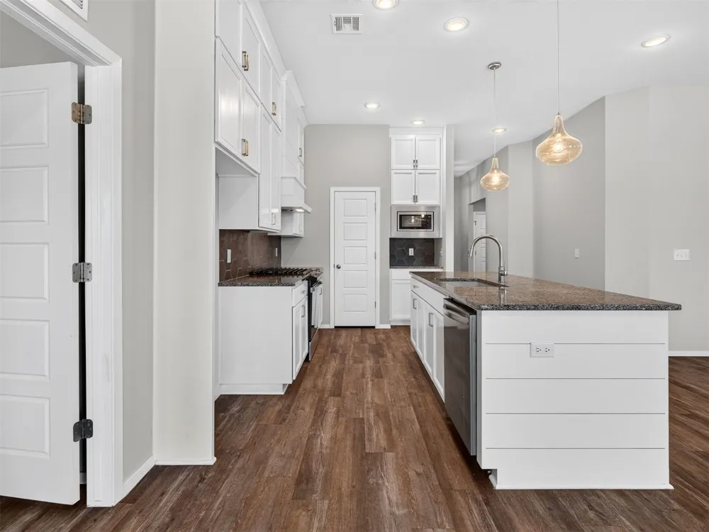 12404 130 EastAvenue Collinsville, OK 74021
