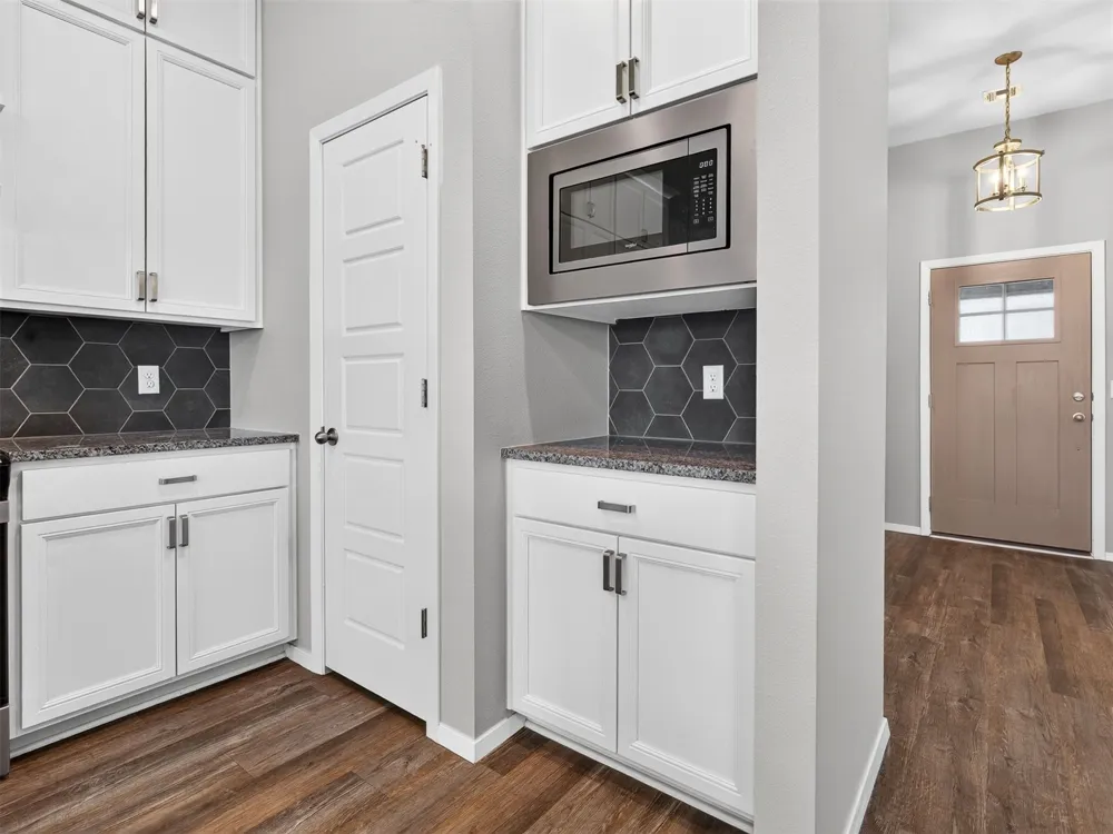 12404 130 EastAvenue Collinsville, OK 74021