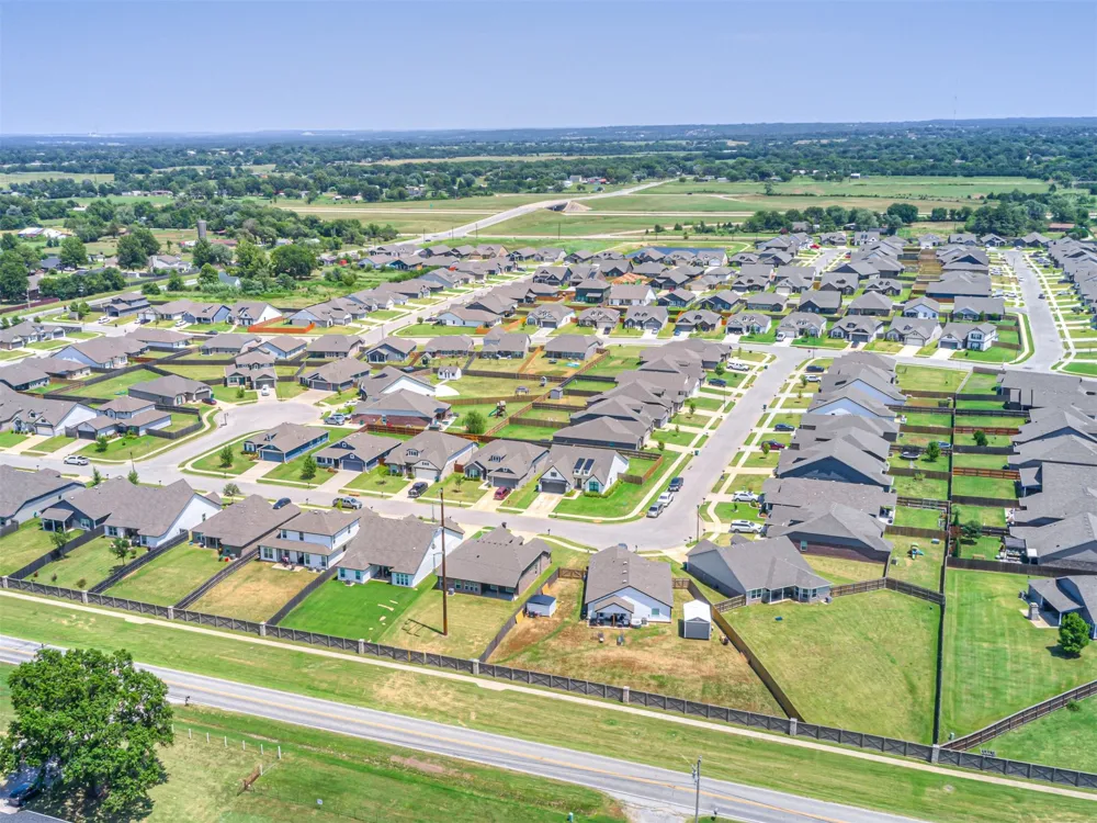 12404 130 EastAvenue Collinsville, OK 74021