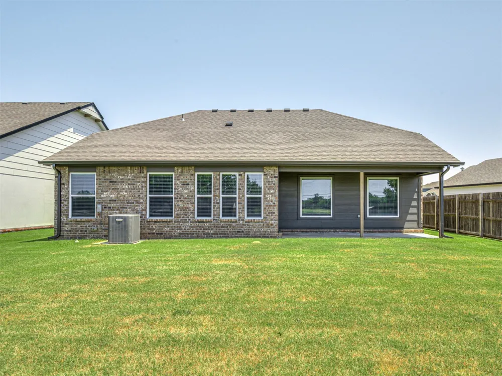 12404 130 EastAvenue Collinsville, OK 74021