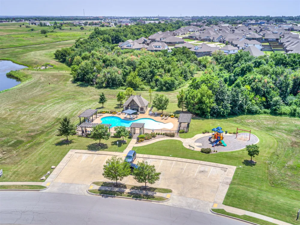12404 130 EastAvenue Collinsville, OK 74021