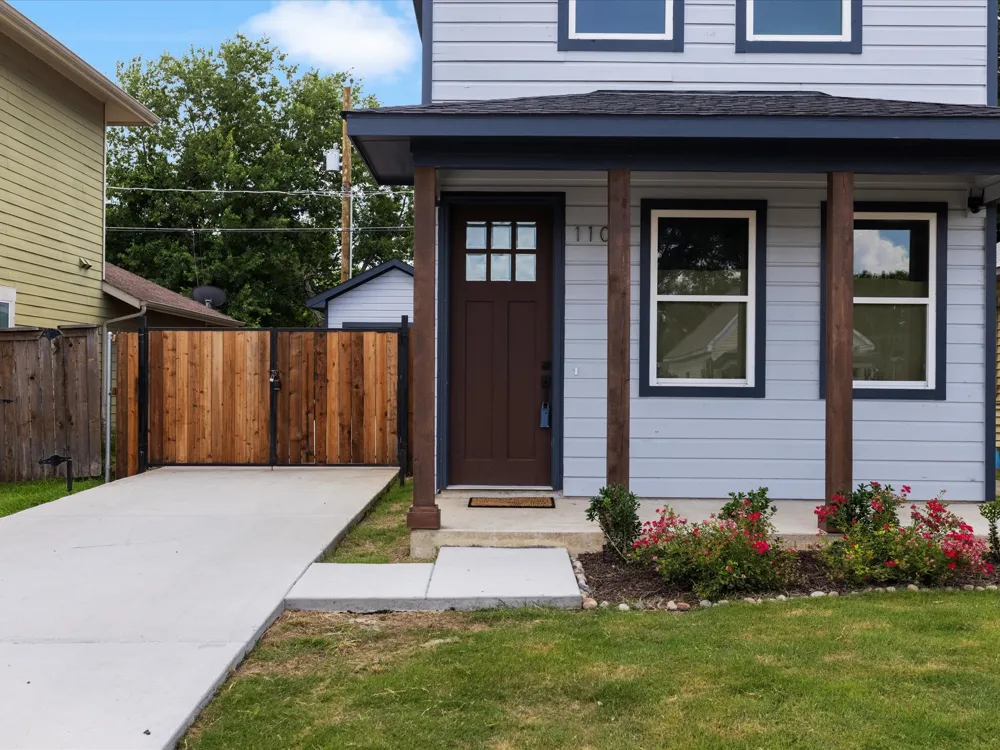 1104 E Annie Street Fort Worth, TX 76104