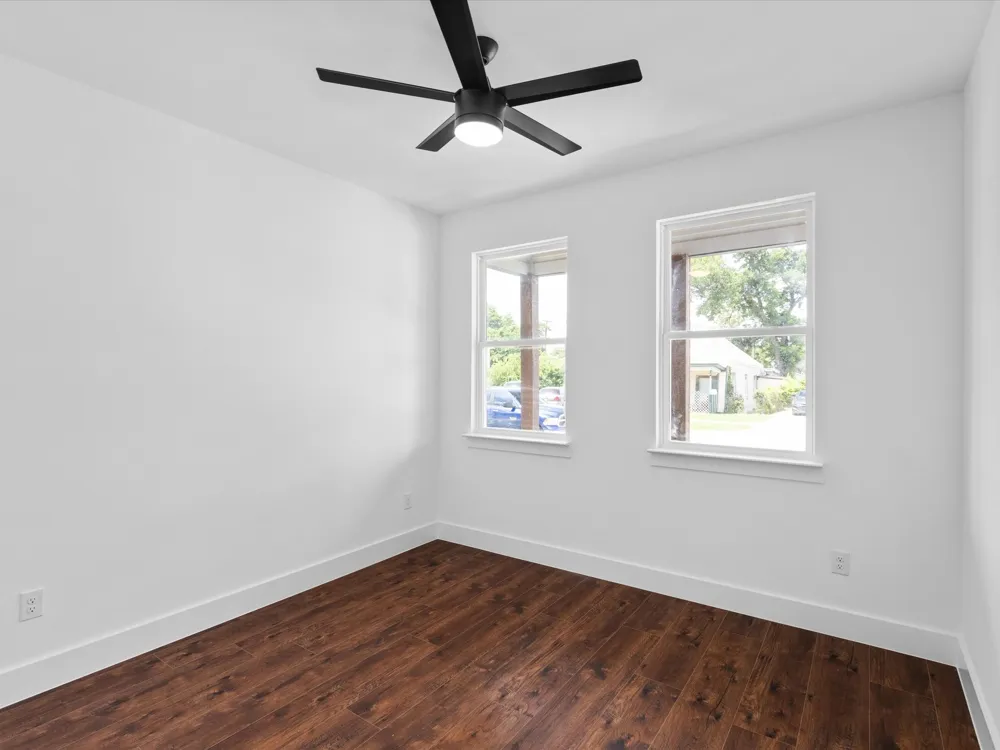 1104 E Annie Street Fort Worth, TX 76104