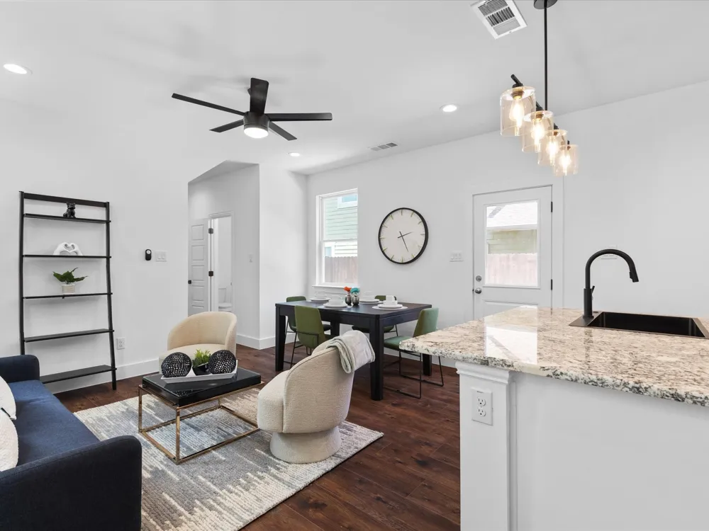1104 E Annie Street Fort Worth, TX 76104
