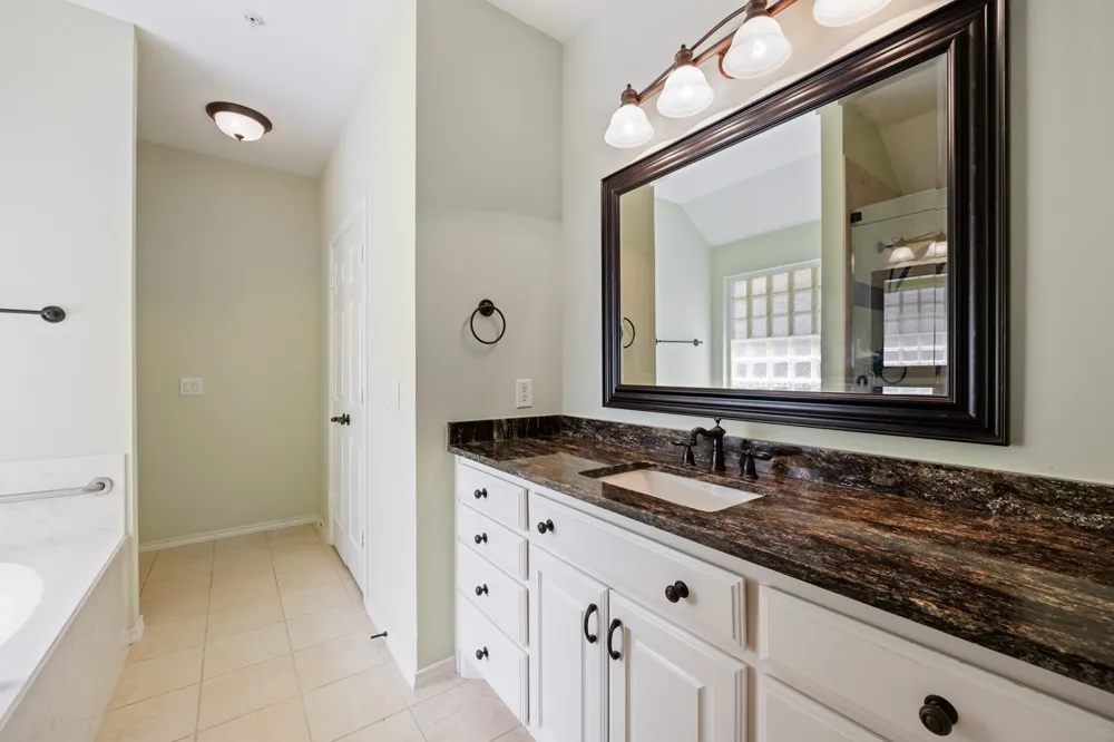 104 Enchanted Court Red Oak, TX 75154