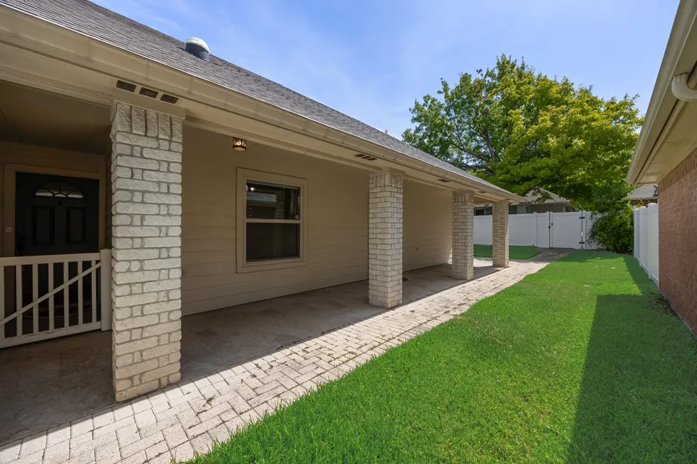 104 Enchanted Court Red Oak, TX 75154