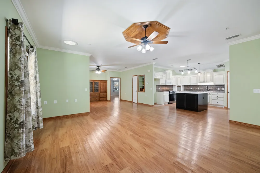 104 Enchanted Court Red Oak, TX 75154