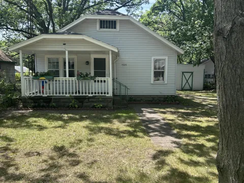 1925 Valley Street
