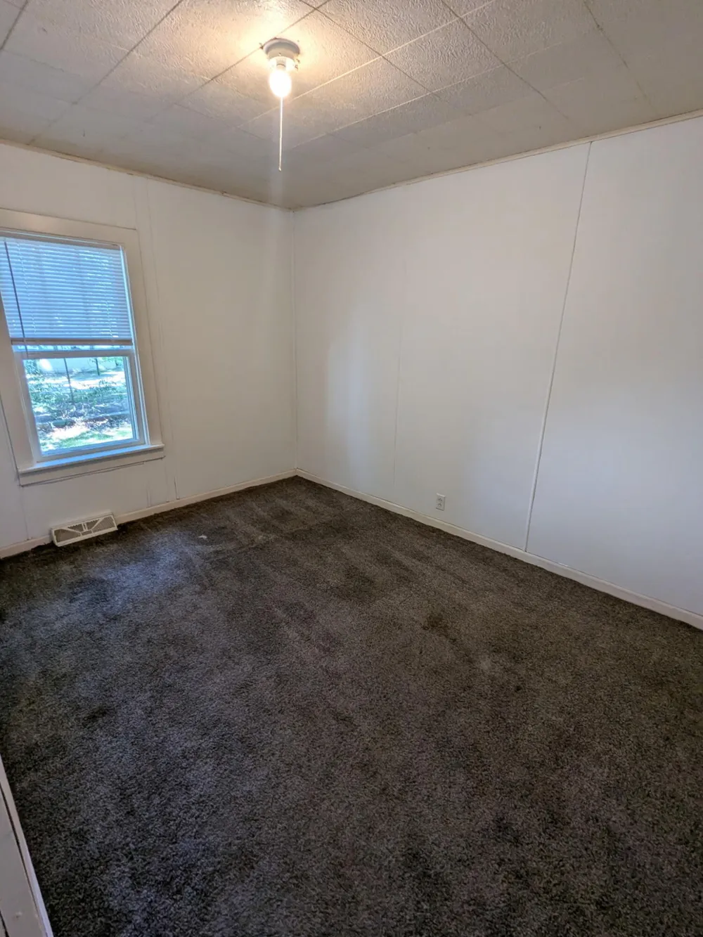 1925 Valley Street Muskegon, MI 49442