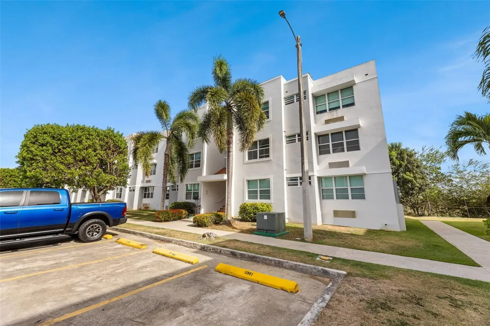 500 Jurel ST. COND. VEREDAS DEL MAR #APT 3-307 Vega Baja, PR 00693