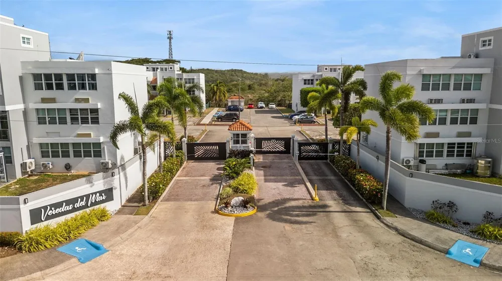 500 Jurel ST. COND. VEREDAS DEL MAR #APT 3-307 Vega Baja, PR 00693