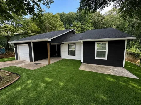 2301 Marshes Glenn Drive