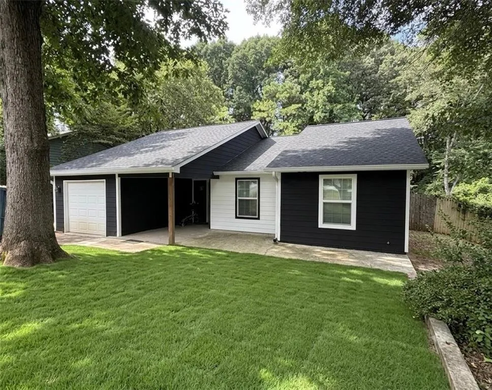 2301 Marshes Glenn Drive Norcross, GA 30071