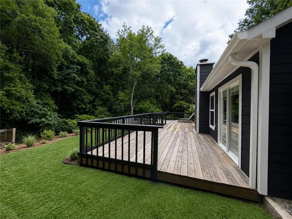 2301 Marshes Glenn Drive Norcross, GA 30071