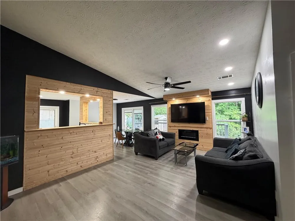 2301 Marshes Glenn Drive Norcross, GA 30071