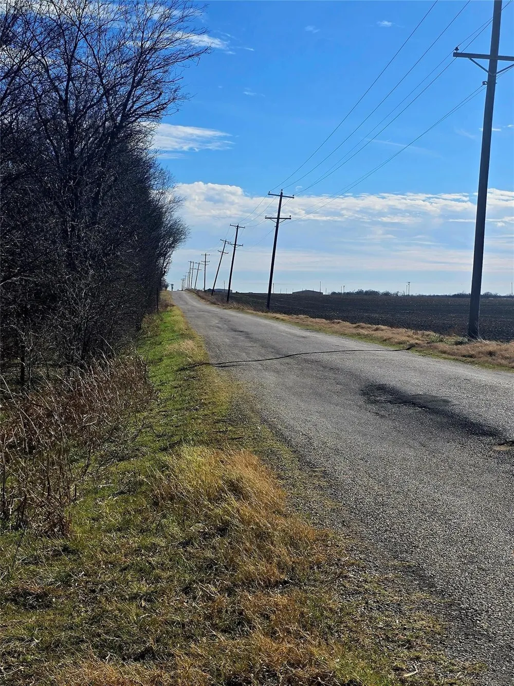 B Lane Lane Ennis, TX 75119