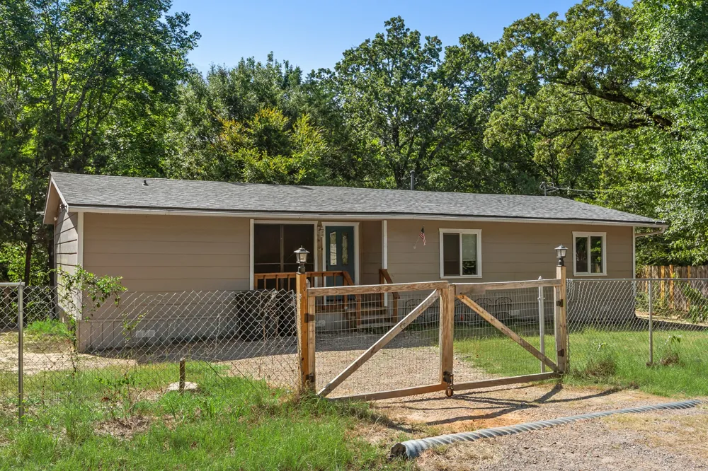 120 Garner Drive Mabank, TX 75156