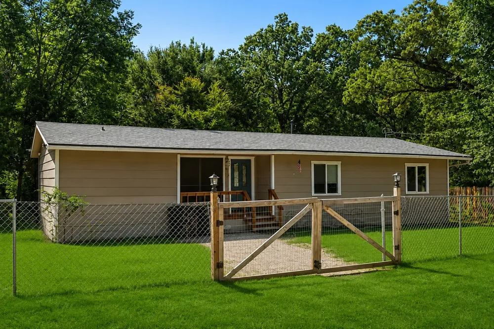 120 Garner Drive Mabank, TX 75156