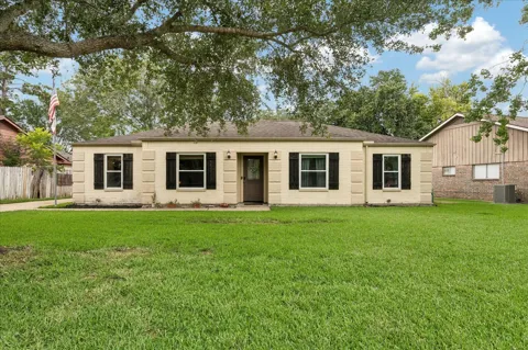 15811 Wandering Trail