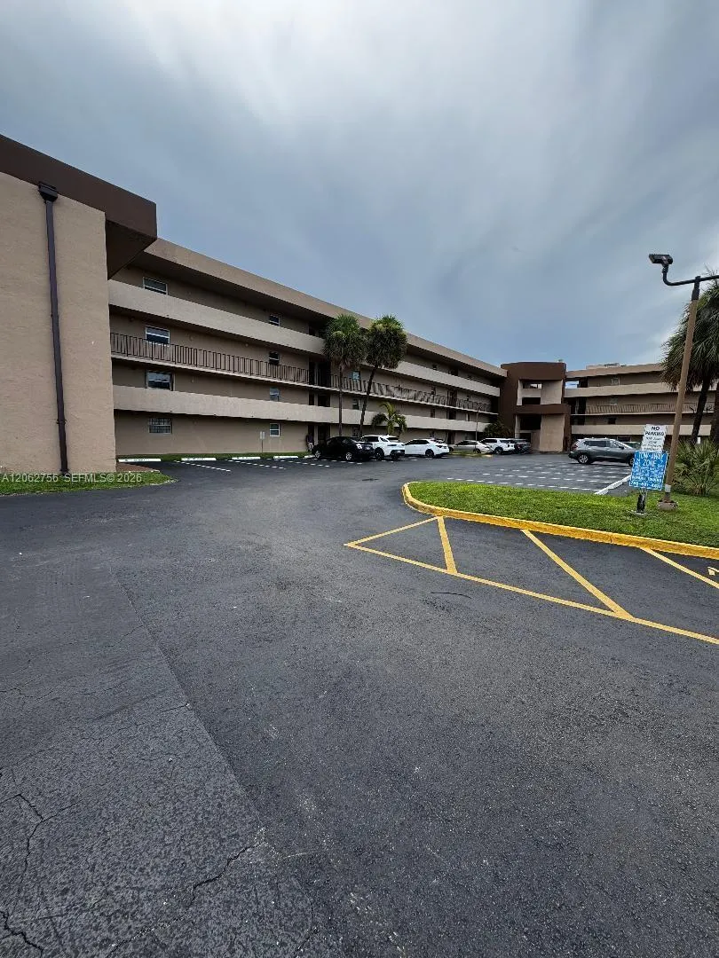 702 NW 87th Ave #105 Miami, FL 33172