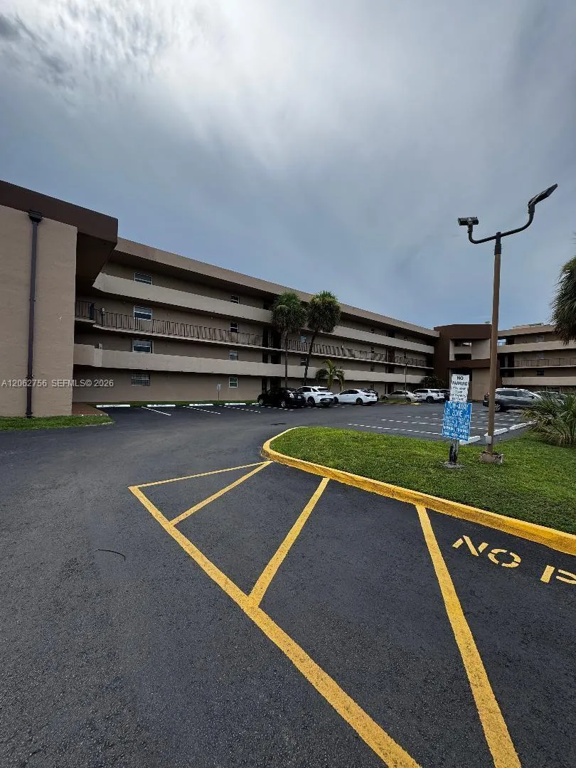 702 NW 87th Ave #105 Miami, FL 33172