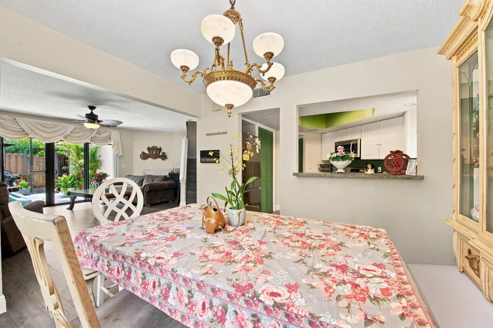 126 WEYBRIDGE CIRCLE #B Royal Palm Beach, FL 33411