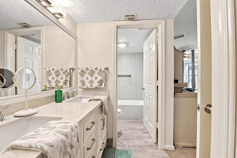 126 WEYBRIDGE CIRCLE #B Royal Palm Beach, FL 33411