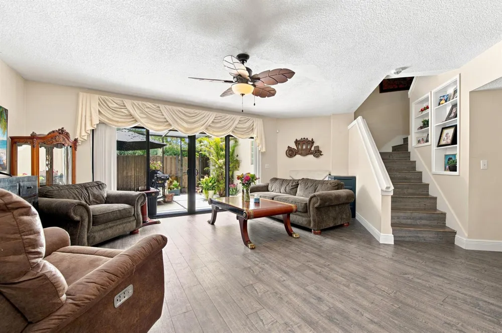 126 WEYBRIDGE CIRCLE #B Royal Palm Beach, FL 33411