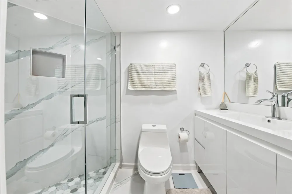 126 WEYBRIDGE CIRCLE #B Royal Palm Beach, FL 33411