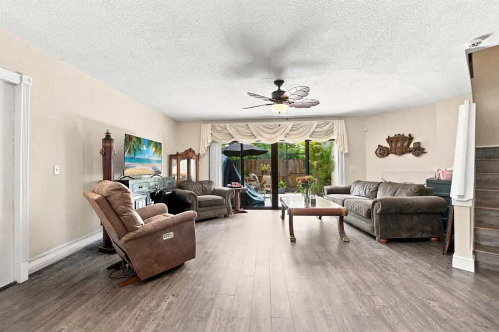 126 WEYBRIDGE CIRCLE #B Royal Palm Beach, FL 33411