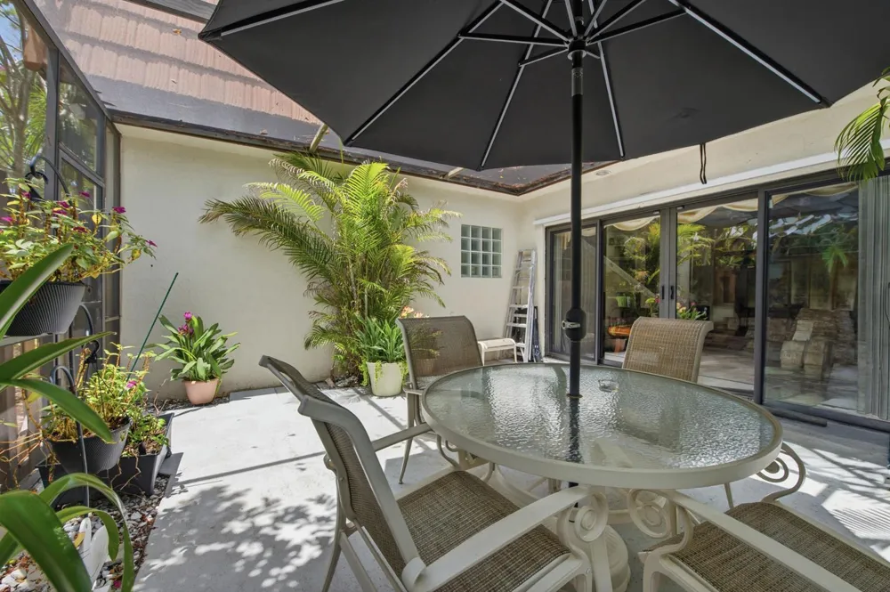 126 WEYBRIDGE CIRCLE #B Royal Palm Beach, FL 33411