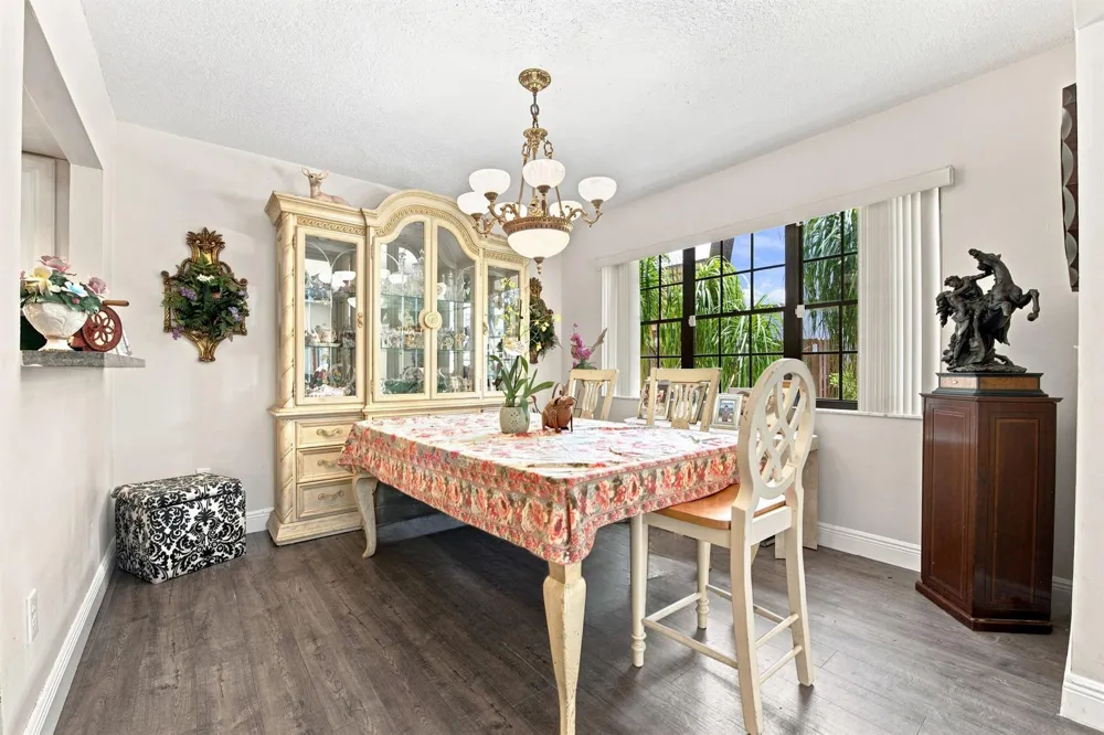 126 WEYBRIDGE CIRCLE #B Royal Palm Beach, FL 33411