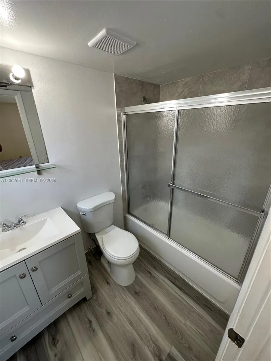 8005 SW 107th Ave #222 Miami, FL 33173