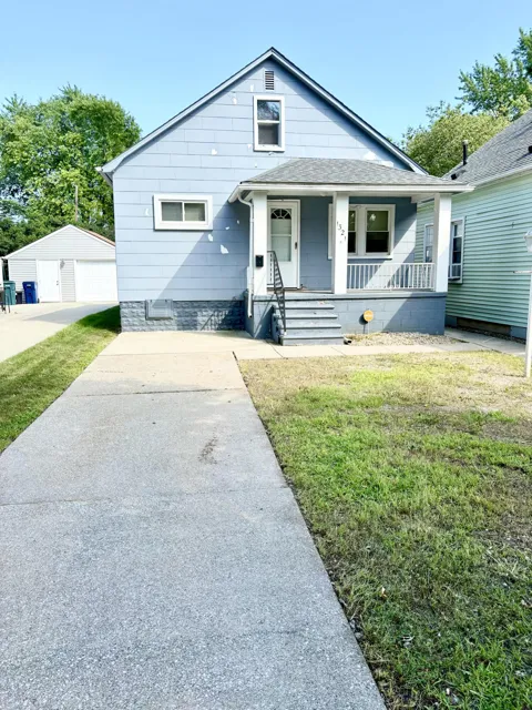 1321 Applewood Avenue
