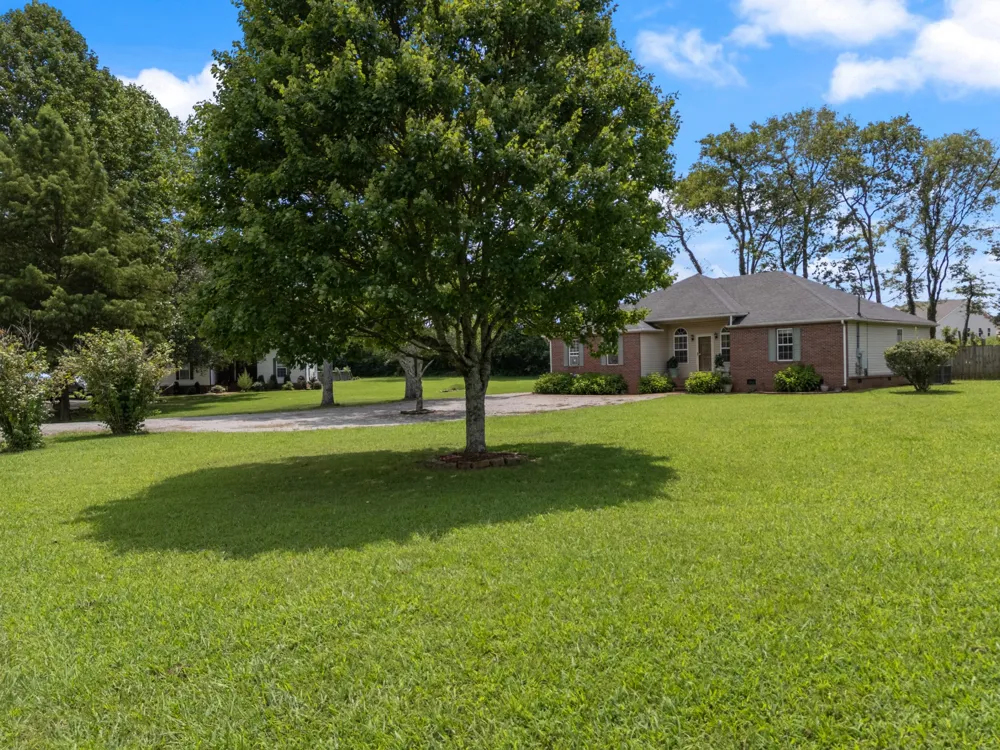 2122 Derrick Rd Chapel Hill, TN 37034