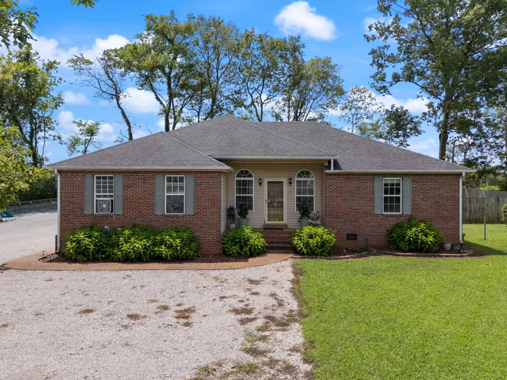 2122 Derrick Rd Chapel Hill, TN 37034