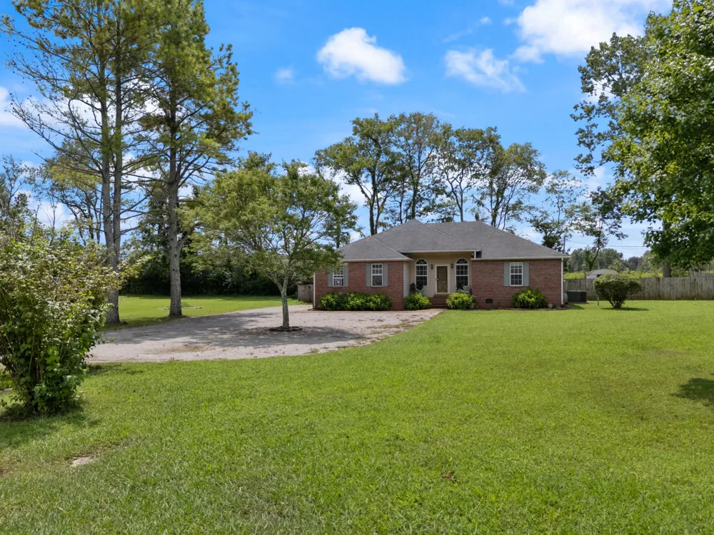 2122 Derrick Rd Chapel Hill, TN 37034