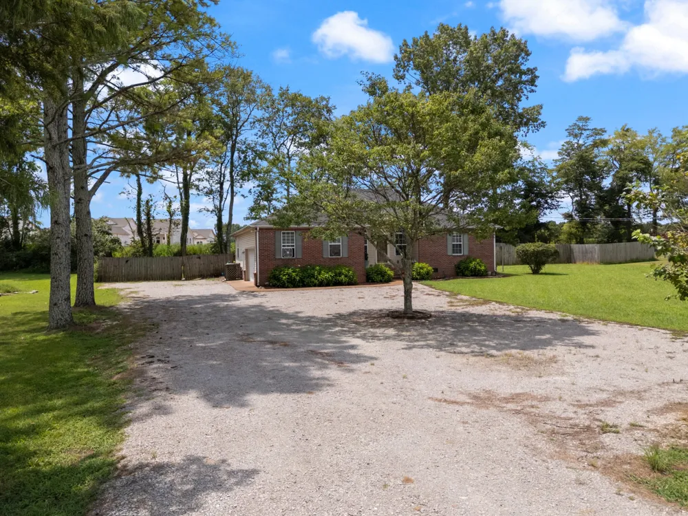 2122 Derrick Rd Chapel Hill, TN 37034