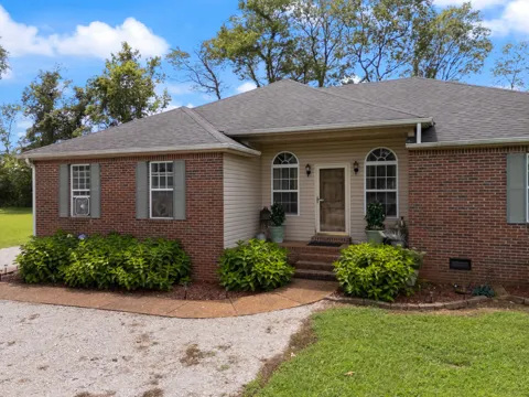 2122 Derrick Rd