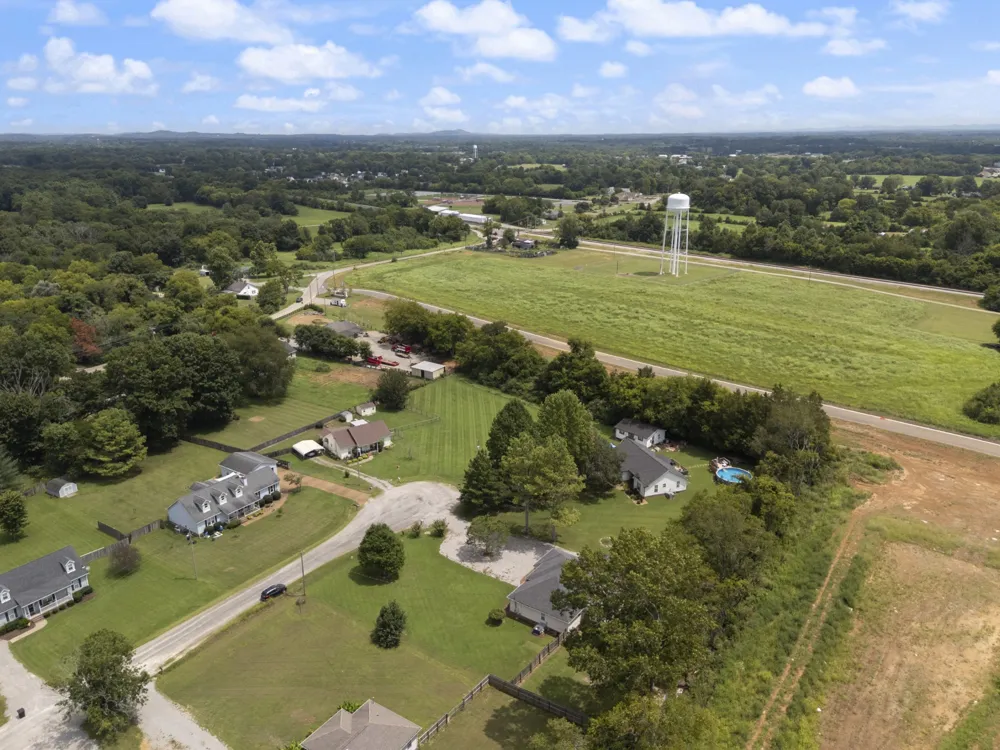 2122 Derrick Rd Chapel Hill, TN 37034