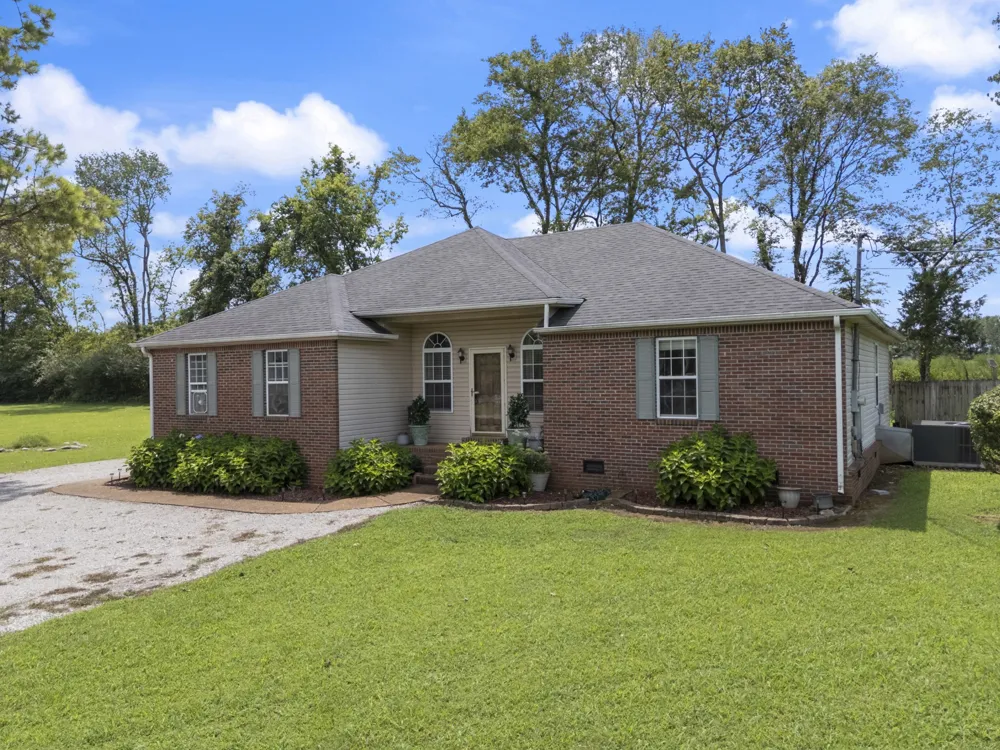 2122 Derrick Rd Chapel Hill, TN 37034