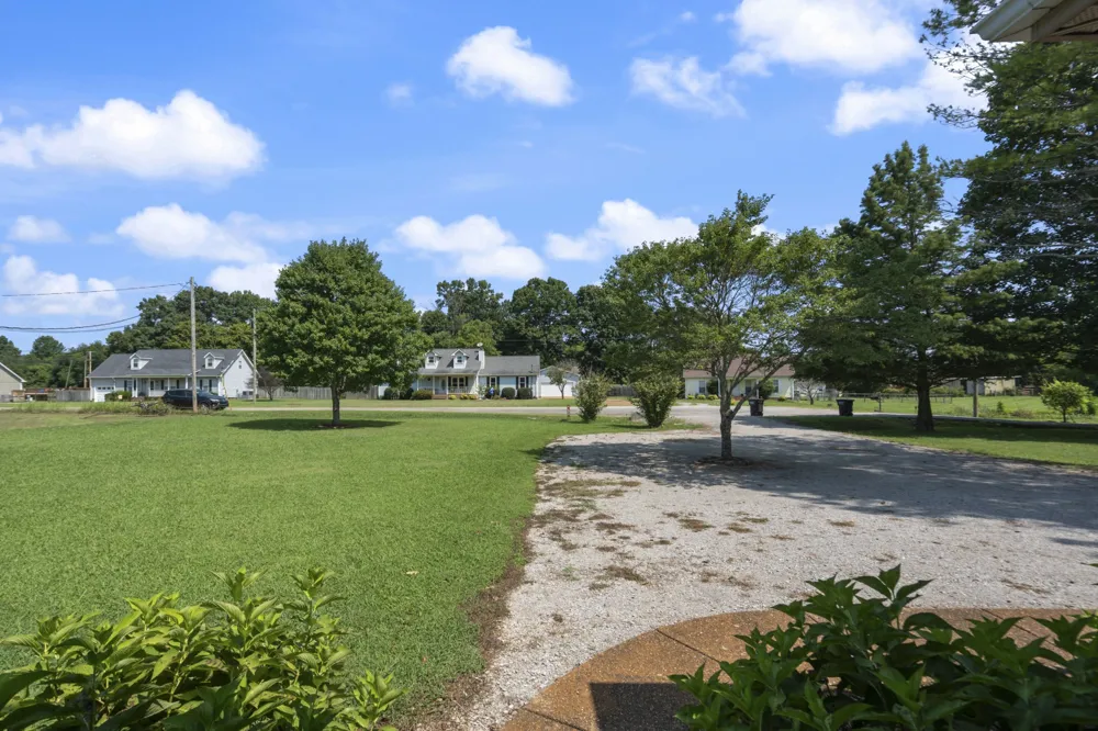 2122 Derrick Rd Chapel Hill, TN 37034