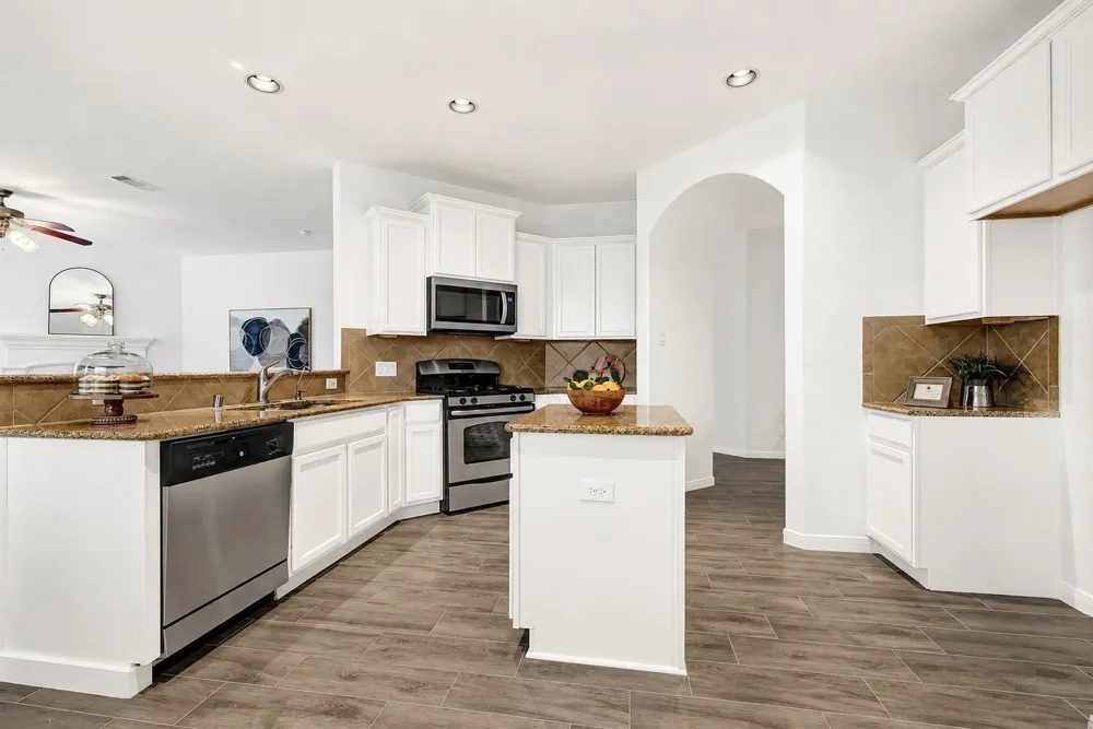 31 Hearthwick Road Tomball, TX 77375