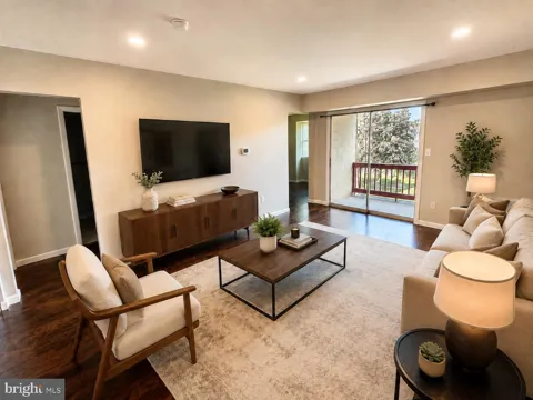 1230 LIBERTE COURT