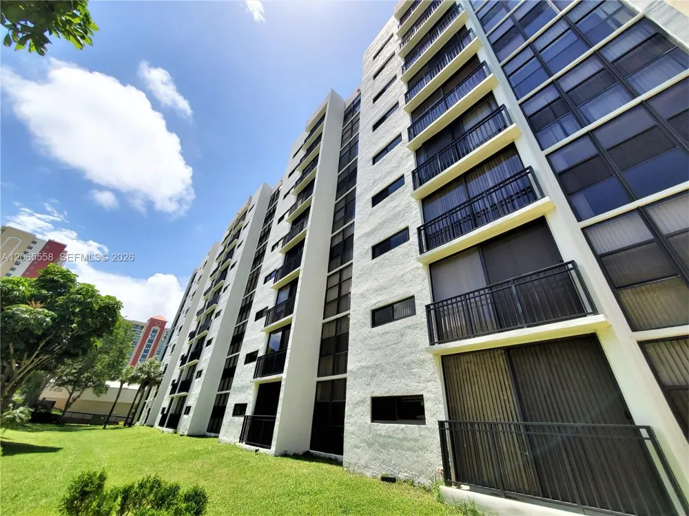17011 Bay Rd #801 Sunny Isles Beach, FL 33160