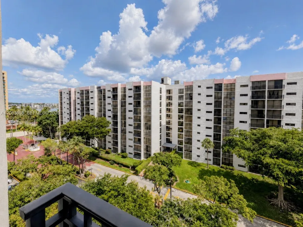 17011 Bay Rd #801 Sunny Isles Beach, FL 33160