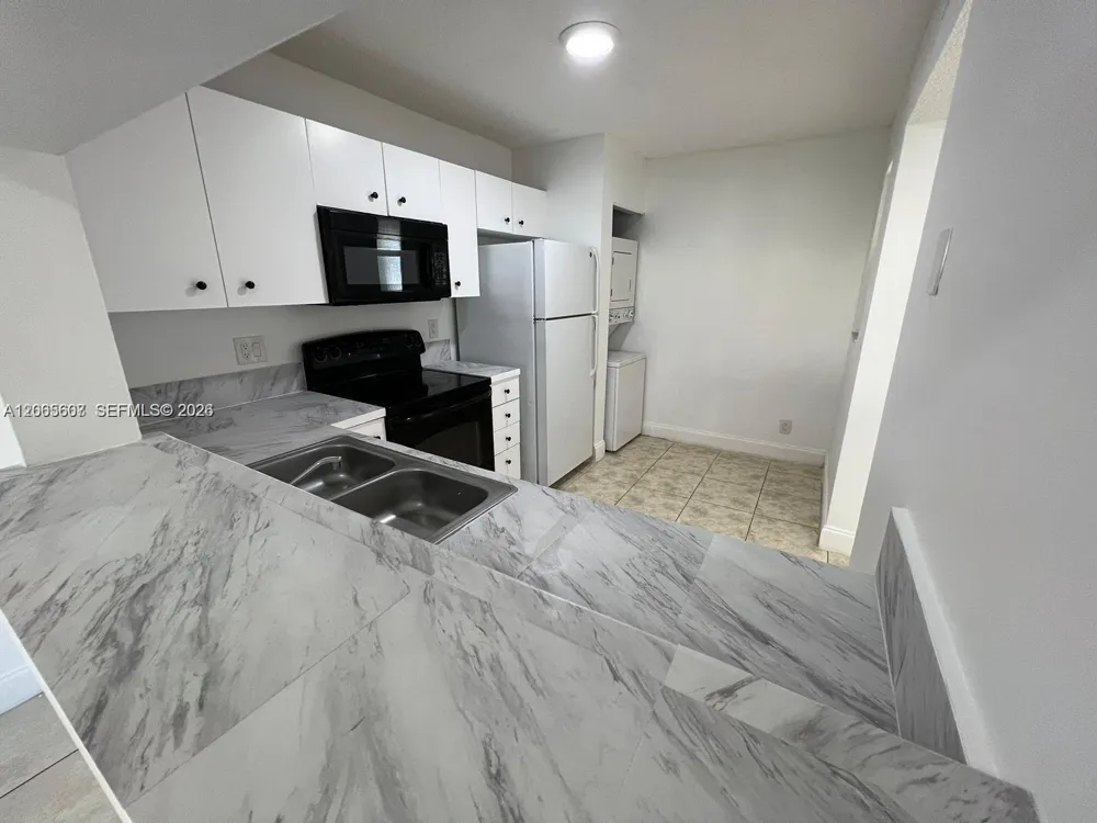 2421 NW 56th Ave #2-103 Lauderhill, FL 33313