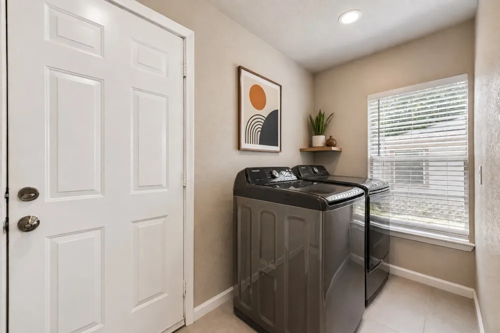 1318 Raines Street Arlington, TX 76010