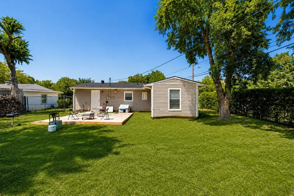 1318 Raines Street Arlington, TX 76010